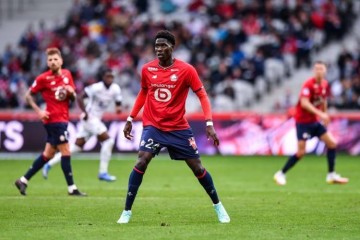 法甲争二生死局：里尔VS马赛，欧冠直通卡的终极竞逐‌