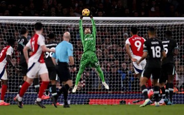 这是体育精神!每日邮报:阿森纳将为利物浦排队致敬