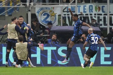 国米史诗级逆转淘汰巴萨：7-6总比分晋级欧冠决赛，意甲铁血军团书写传奇