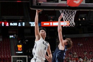 杨瀚森背靠背10+5+5失误 夏联次战开拓者遭灰熊逆转