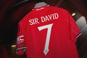 小贝封爵正式官宣，曼联印球衣祝贺！终圆爵士梦但遇一人仍需低头