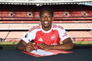 阿森纳长期合同锁定未来核心，青春指数仅次小老虎沃尔科特