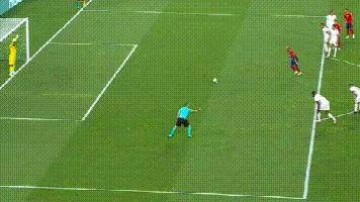 17岁天才闪耀欧国联!金球奖悬念再起