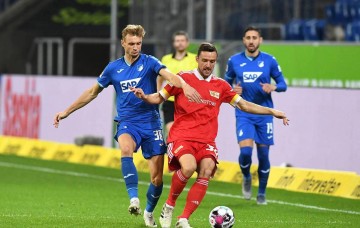 巴黎圣日尔曼展示连败迹象，门兴展现传中威胁，霍芬海姆擅长空中攻势