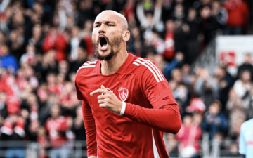 法甲:马赛vs布雷斯特,谁能占据先机?