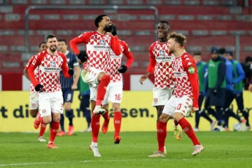 德甲焦点战：美因茨主场争胜，沃夫斯堡客场逆袭？