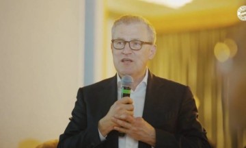 欧冠不重要？拜仁CEO：欧冠只是锦上添花 德甲冠军才是最重要的