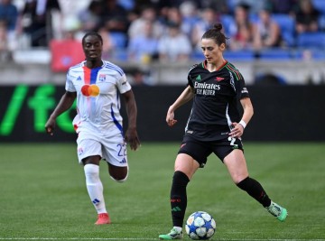 阿森纳女足逆转法甲豪门晋级欧冠决赛，与巴萨争冠