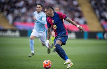 西甲-拉菲尼亚双响,补时绝杀,巴萨连扳3球4-3先赛7分领跑