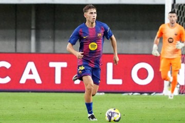 打脸金元足球!青训瑰宝放话:巴萨DNA无价,曼联歇歇吧