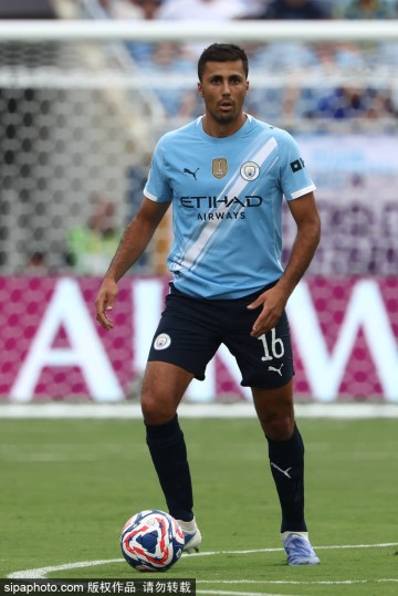 Toni Kroos力挺Rodri:皇马心仪的“曼城中场大脑”